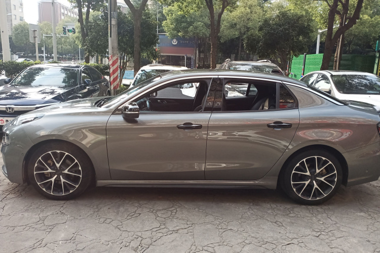 领克03 2022款 2.0TD DCT劲Pro车身外观4