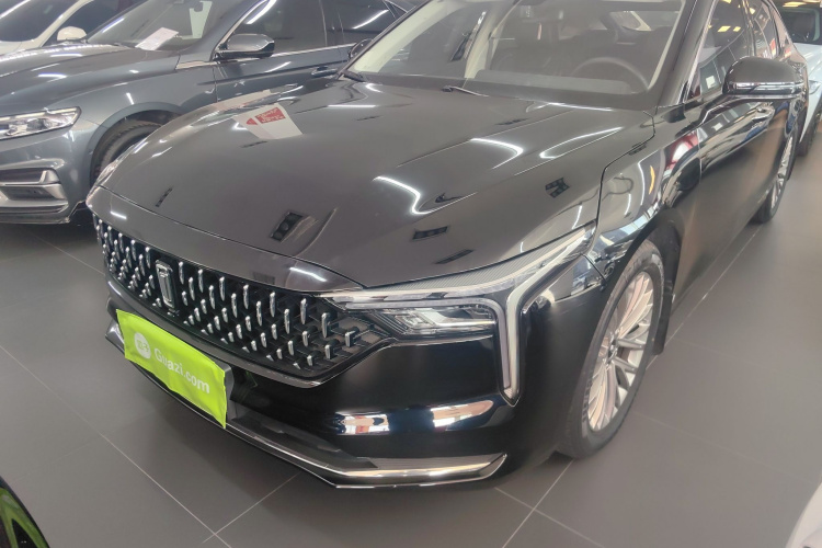 奔腾B70 2025款 龙耀版 1.5T 欢享型车身外观1