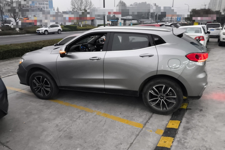 魏牌 VV5 2021款 1.5T 两驱智先锋车身外观4