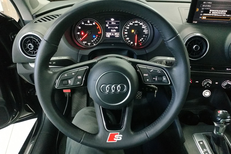 奥迪A3 2018款 30周年年型 Limousine 35 TFSI 进取型局部细节13