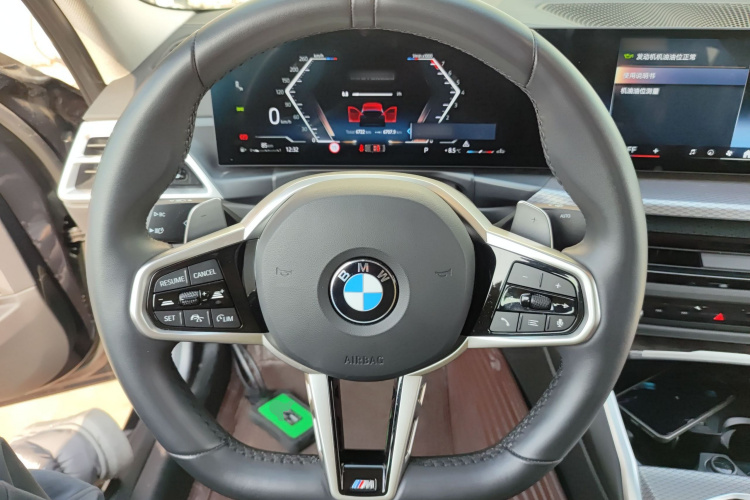 宝马3系 2025款 330Li M运动曜夜套装局部细节13