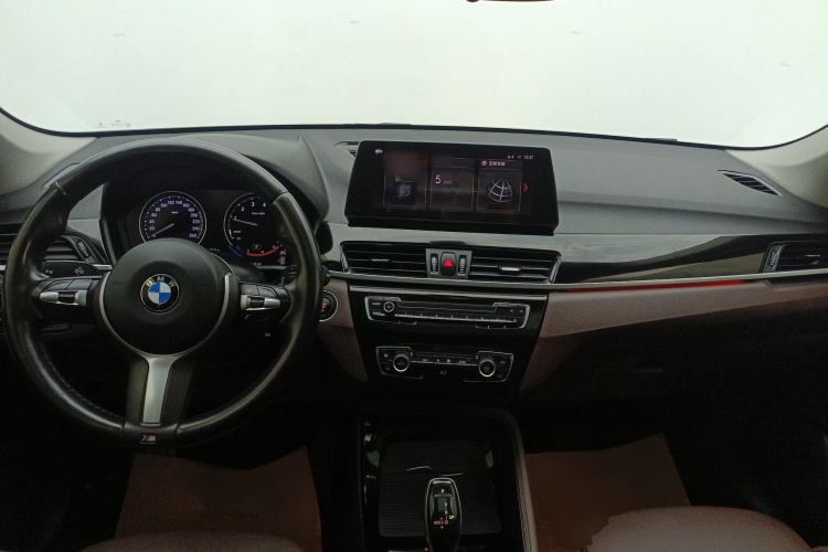 宝马X1 2021款 sDrive20Li 尊享型中控内饰12