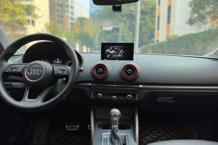 奥迪A3 2020款 Sportback 35 TFSI 风尚型 国VI中控内饰7011