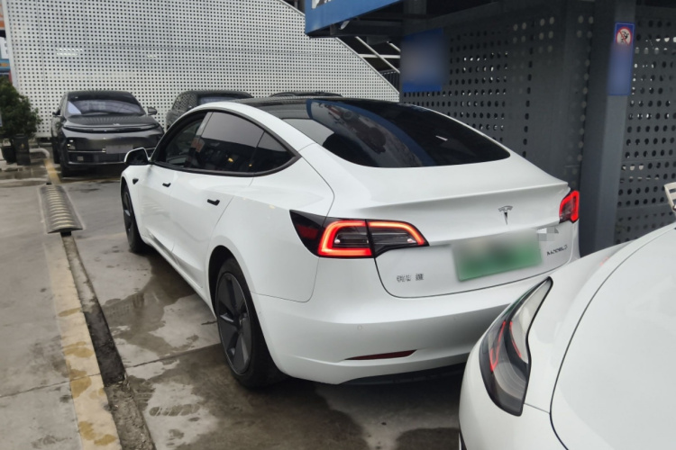 特斯拉 Model 3 2021款 标准续航后驱升级版车身外观6