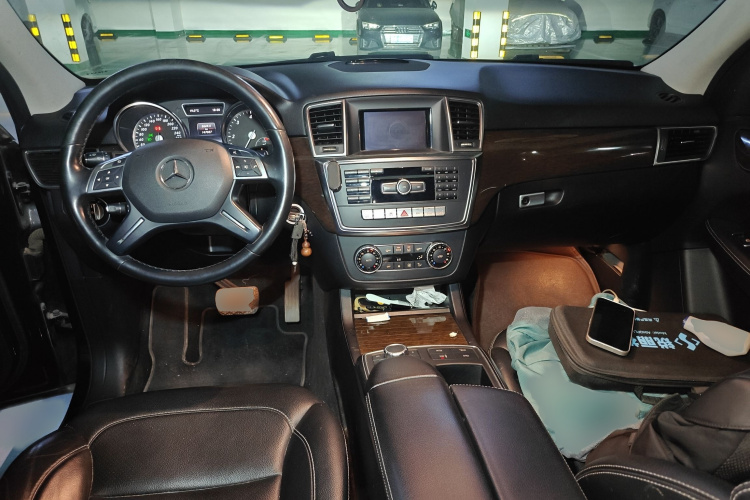 奔驰M级 2014款 ML 350 CDI 4MATIC中控内饰7002