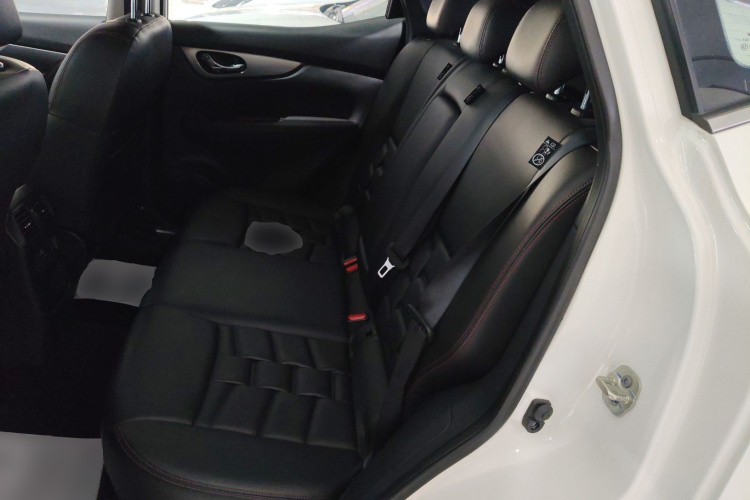 日产 逍客 2021款 2.0L CVT旗舰版中控内饰21