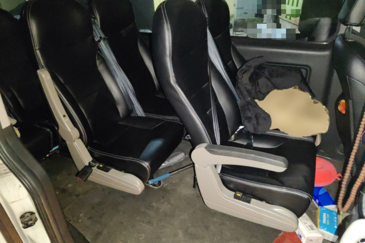 江淮瑞风 瑞风M3 2019款 PLUS 宜家版 1.8L 豪华型 9座中控内饰21