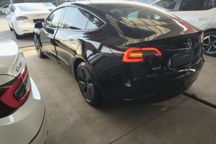 特斯拉 Model 3 2021款 标准续航后驱升级版 3D6车身外观4