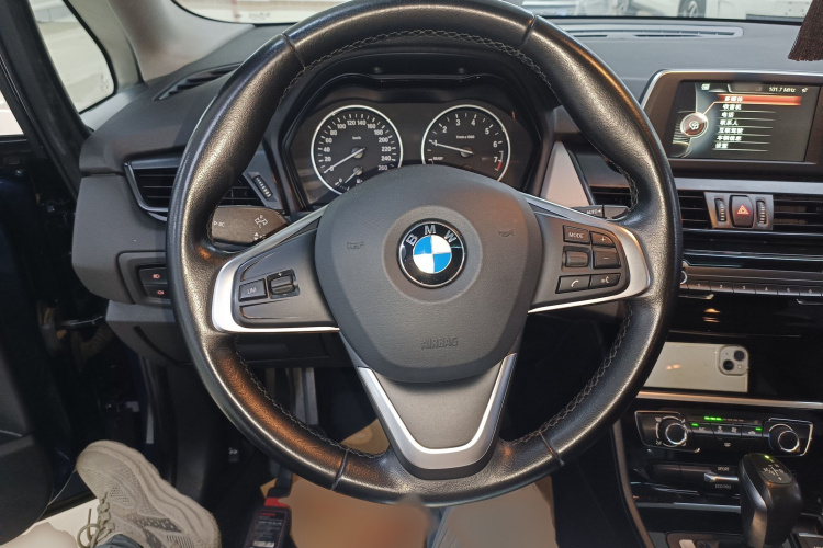 宝马2系旅行车 2016款 218i 时尚型局部细节13