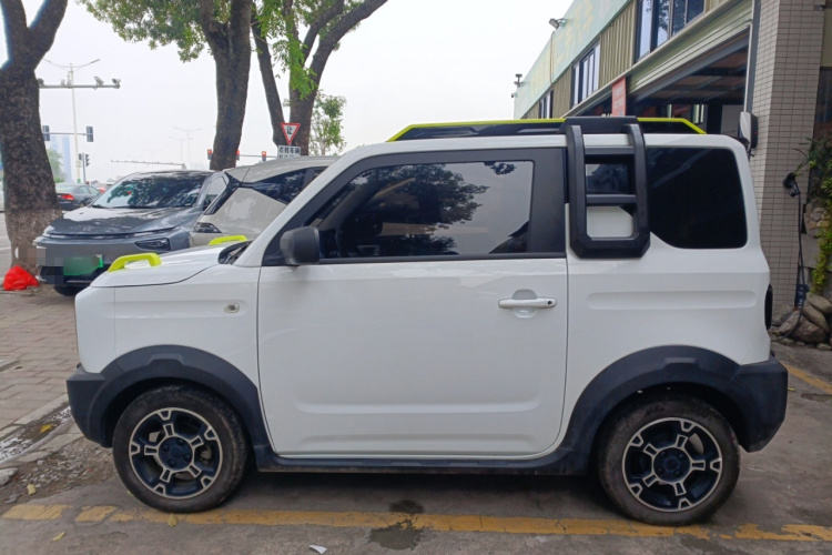 吉利银河 2024款 200km 熊猫骑士车身外观4