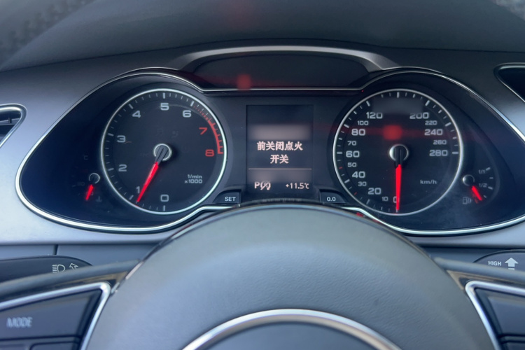 奥迪A4L 2015款 35 TFSI 自动标准型中控内饰7002