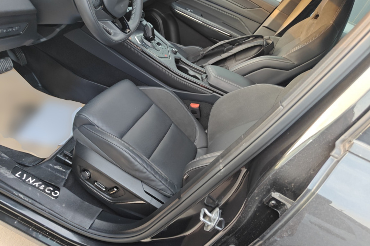 领克01 2023款 1.5TD EM-F PM中控内饰19