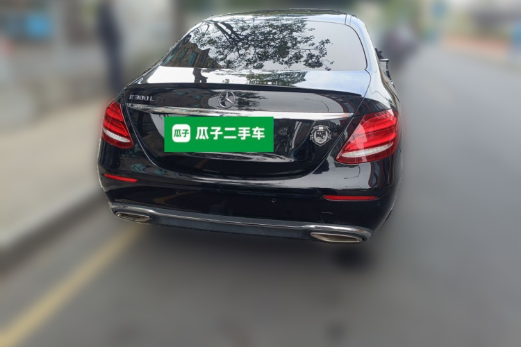 奔驰E级 2018款 E 200 L车身外观6