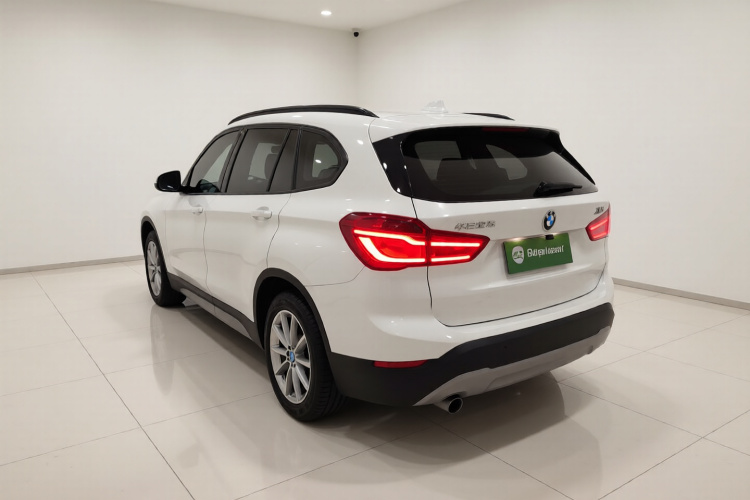 宝马X1 2016款 sDrive18Li 时尚型车身外观5