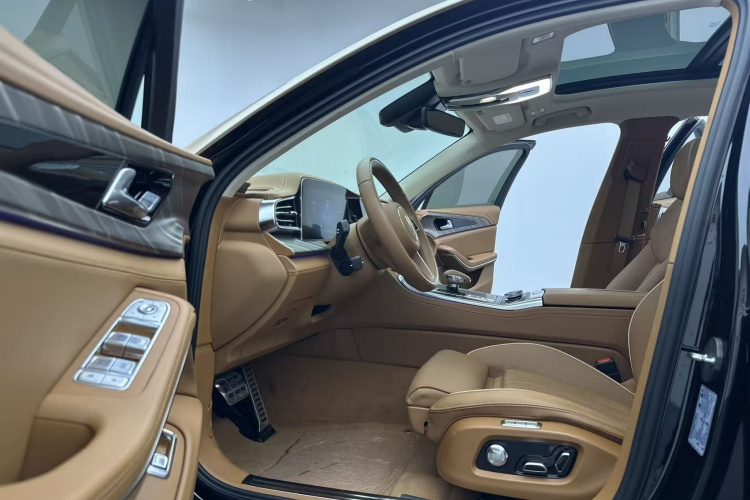 红旗H9 2022款 2.0T 智联旗享版中控内饰19