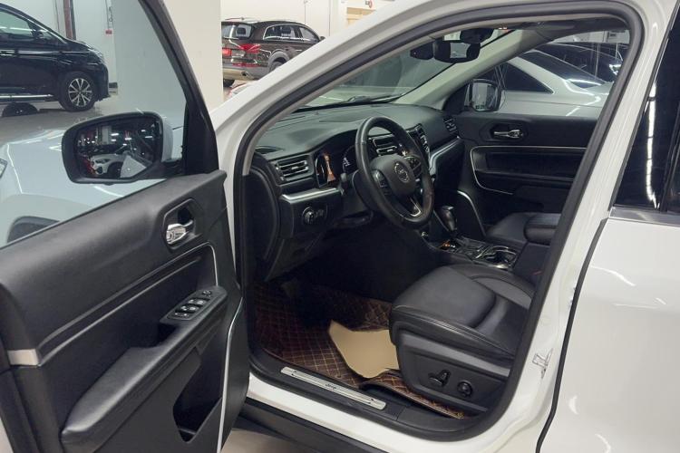 Jeep 大指挥官 2018款 2.0T 四驱尊享导航版 国V中控内饰7002