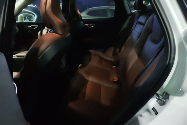 沃尔沃XC60 2019款 T5 四驱智远版 国VI中控内饰21