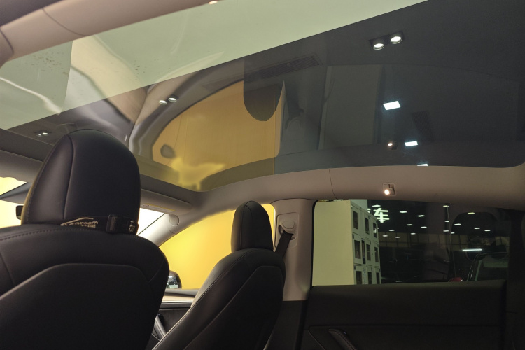 特斯拉 Model Y 2021款 标准续航后驱版中控内饰7010