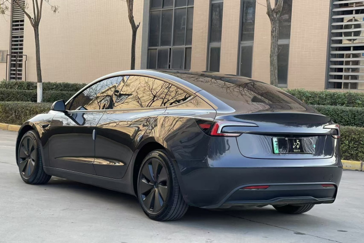特斯拉 Model 3 2023款 后轮驱动版车身外观6005