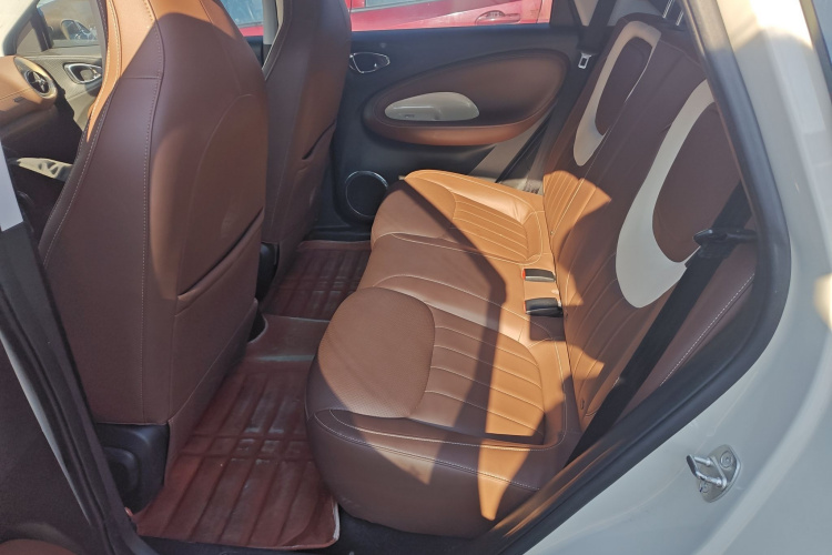 五菱汽车 五菱缤果 2023款 203km 舒享款中控内饰21