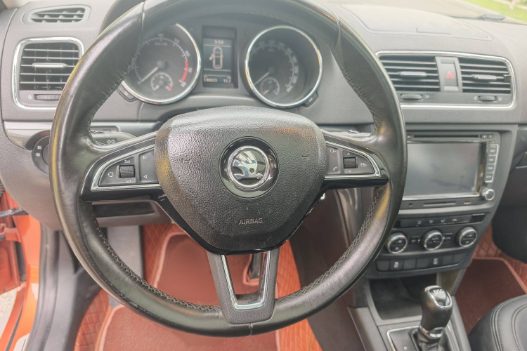 斯柯达 Yeti 2014款 1.4TSI DSG魅影版中控内饰7003