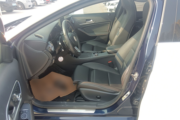 奔驰GLA 2018款 GLA 200 动感型局部细节19