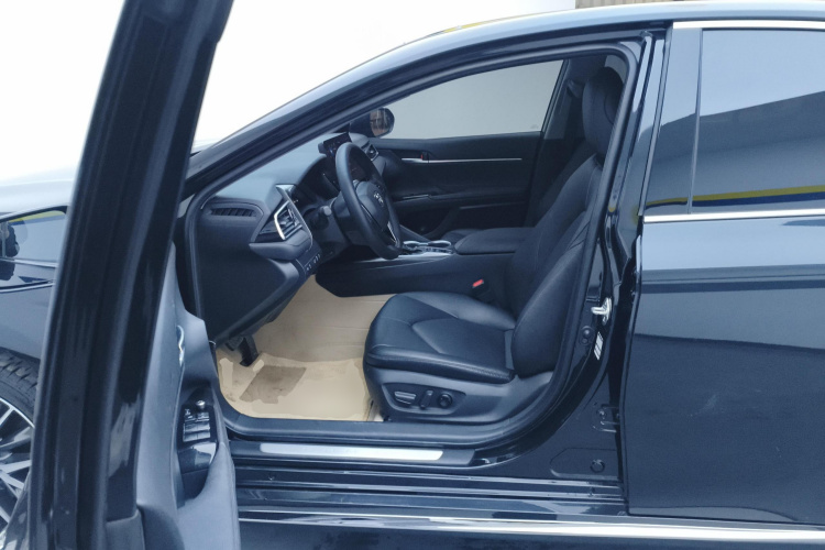 丰田 凯美瑞 2023款 2.5G 豪华版中控内饰19