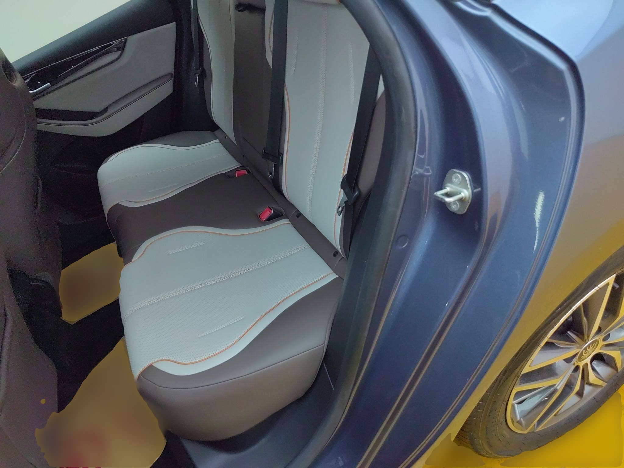 比亚迪 秦PLUS 2024款 荣耀版 EV 510KM卓越型