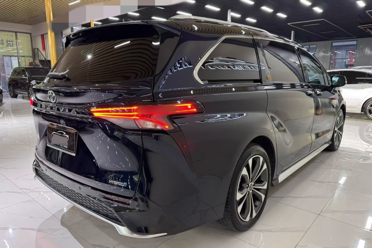 丰田 格瑞维亚 2023款 2.5L混动 旗舰VIP版车身外观6004