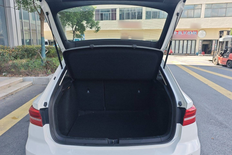 大众 朗逸 2019款 两厢 280TSI DSG舒适版 国VI局部细节23