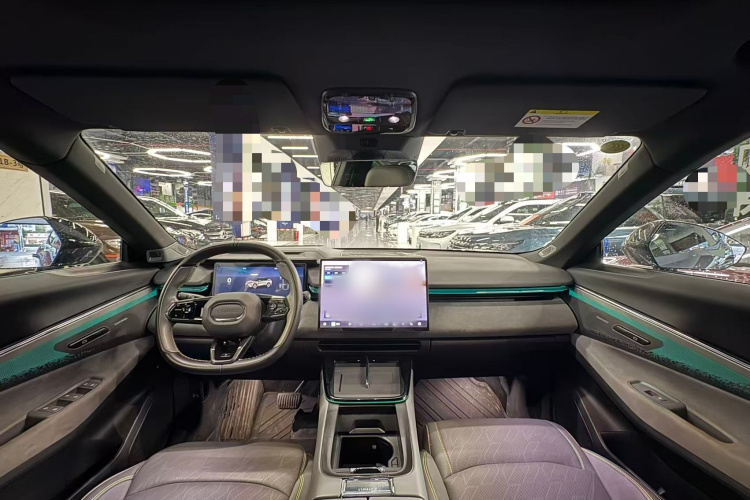 领克08 EM-P 2025款 220km 四驱性能Halo中控内饰7005