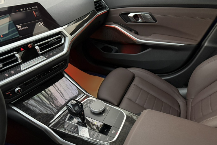 宝马3系 2020款 改款 325Li M运动套装中控内饰7007