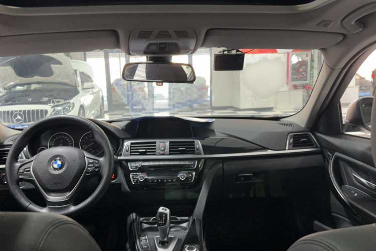 宝马3系 2016款 320Li 时尚型中控内饰7003