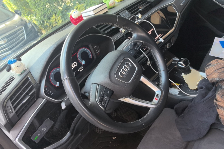 奥迪Q3 2022款 35 TFSI 进取动感型中控内饰13