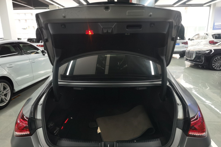 奔驰CLA AMG 2021款 AMG CLA 45 4MATIC+机舱底盘23