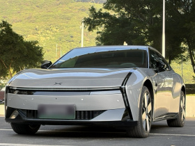 小鹏P7 2025款 750 四驱高性能 Ultra