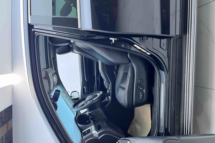 丰田 汉兰达 2018款 2.0T 四驱豪华版 7座 国VI中控内饰7001