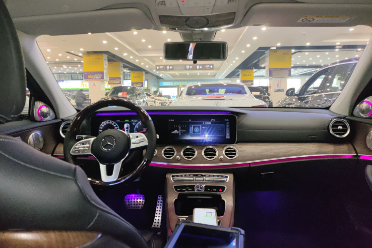 奔驰E级 2020款 改款 E 260 L中控内饰7002