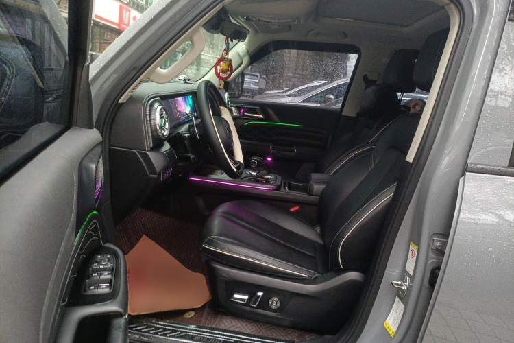 坦克300 2023款 越野版 2.0T 征服者中控内饰7003