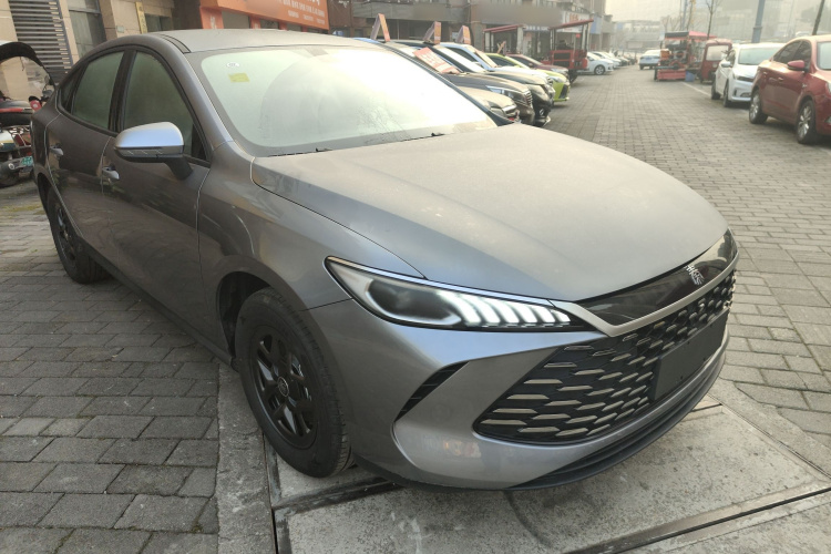 比亚迪 秦PLUS 2025款 DM-i 智驾版 55KM领先型车身外观3