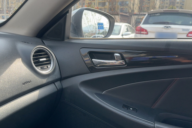 长安 逸动 2013款 1.6L 自动俊酷型 国IV车身外观6012