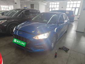 福特 福克斯 2020款 三厢 EcoBoost 180 自动锋潮型