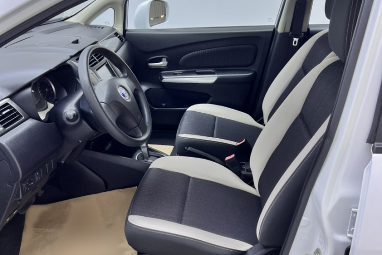 启辰R50X 2015款 1.6L 自动潮流版中控内饰7010