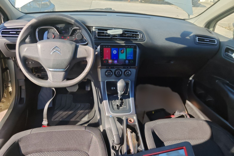 雪铁龙 C4世嘉 2016款 1.6L 自动舒适型中控内饰7002