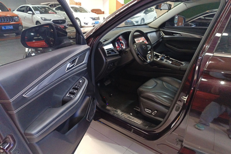 长安CS85 COUPE 2019款 1.5T DCT型版 国VI中控内饰20