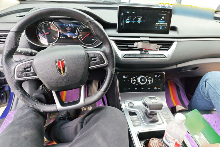 红旗H5 2022款 经典款 改款 1.5T DCT旗韵版中控内饰12