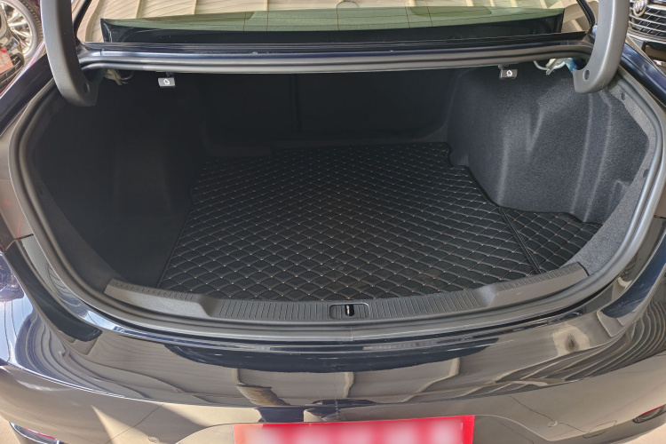 别克 君越 2020款 652T 豪华型中控内饰7010