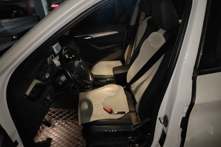 宝马X1 2016款 sDrive18Li 时尚型中控内饰19