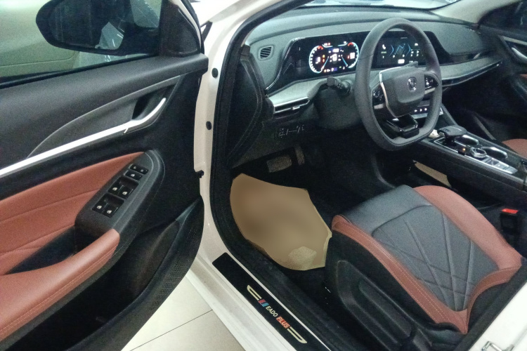 长安 逸动 2024款 PLUS 蓝鲸NE 1.4T GDI DCT高能版中控内饰20