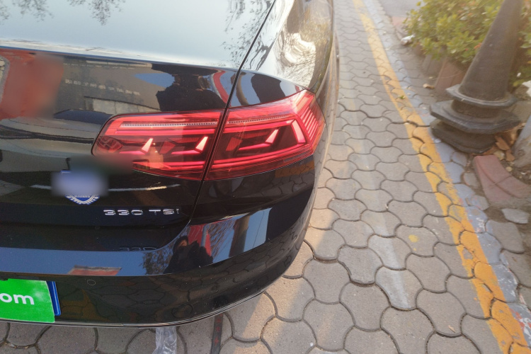 大众 迈腾 2020款 330TSI DSG 豪华型车身外观9